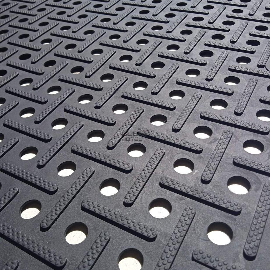 Rubber Mat Thru Plus  86X143 Cm (+-5%)